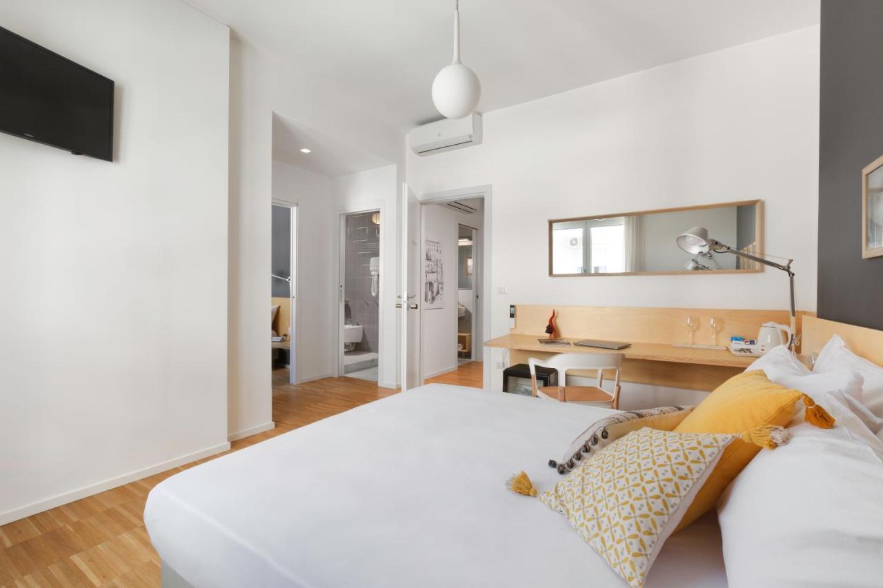 Vivaldo Suite Piazza Dei Martiri - Guest House Nápoles Exterior foto